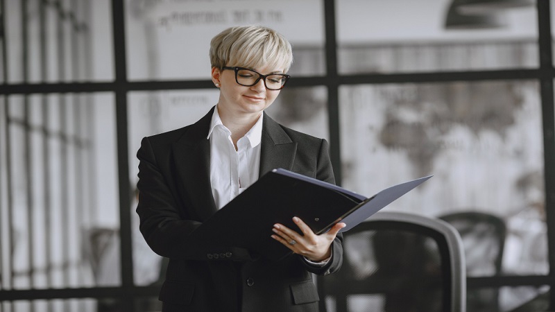 Why Your Law Firm Needs a Dedicated Paralegal for Discovery Management