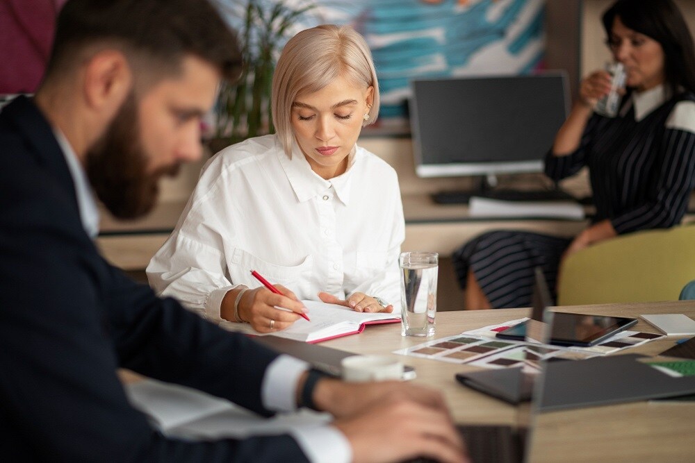 What Is the Role of a Legal Assistant? How They Help Lawyers Succeed